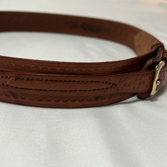 Tooled Leather Frontier Belt with Double Closure - Picture 4 of 10